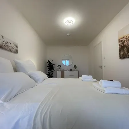 Luxurious And Stylish At Ber Airport Шёнефельд