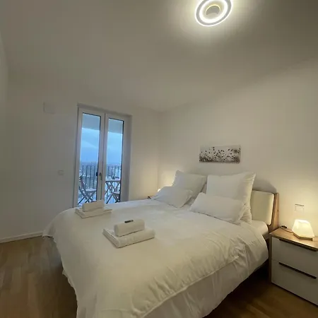 Luxurious And Stylish At Ber Airport Apartment Schoenefeld