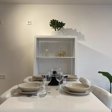 Luxurious And Stylish At Ber Airport Apartment Schoenefeld